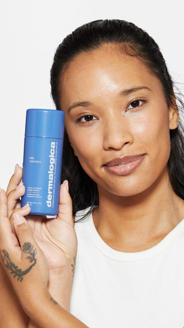 Daily Milkfoliant Model Holding Product