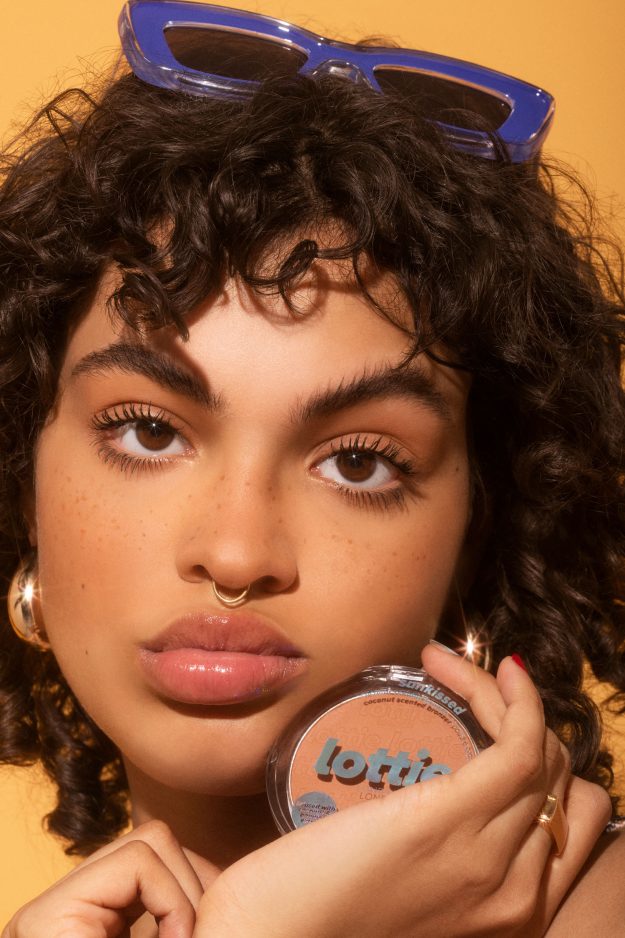 Sunkissed-Bronzer-Suncatcher-Model-3