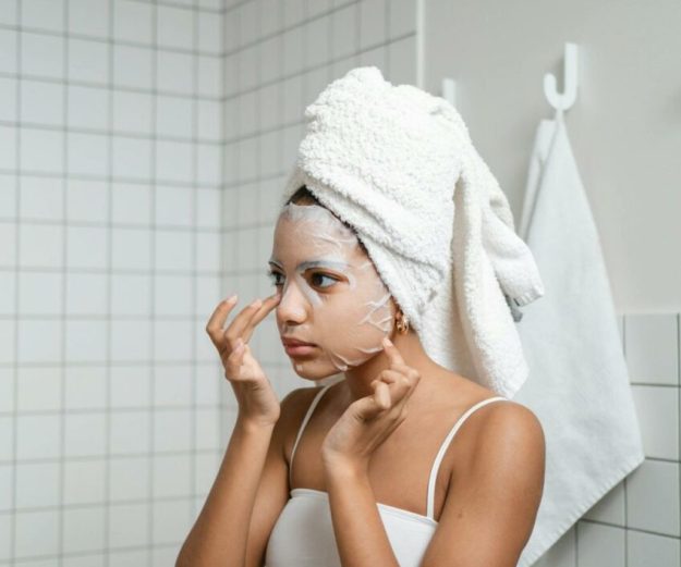 pexels-ron-lach-8154375-e1715161353287-850×708